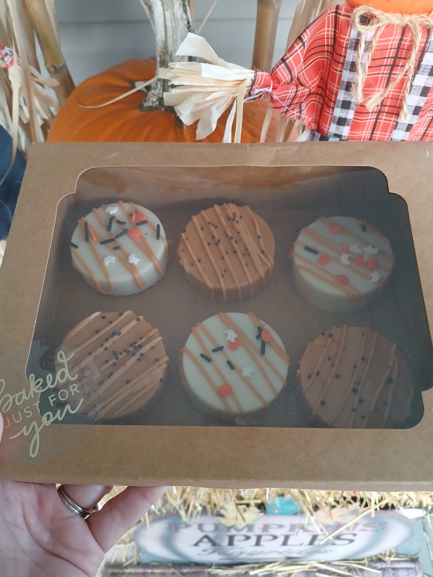 Fall inspired chocolate covered oreos