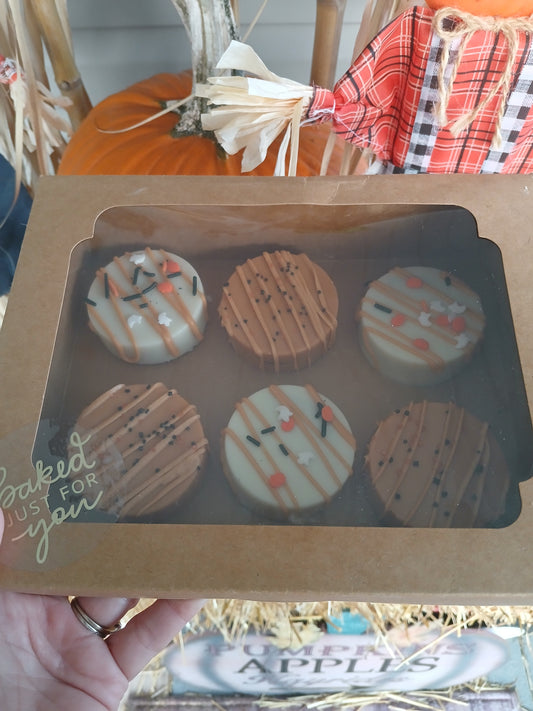 Fall inspired chocolate covered oreos